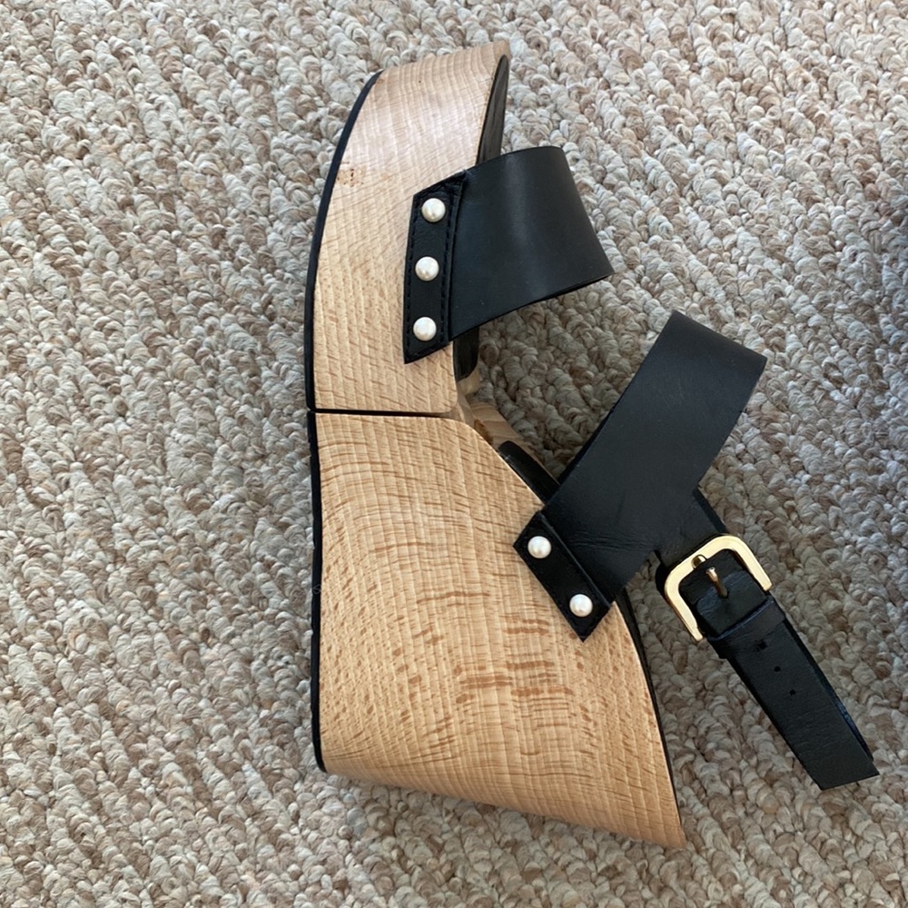 Chanel Platform Sandal, size 38, used few times. With dust bag. - Picture 4 of 4